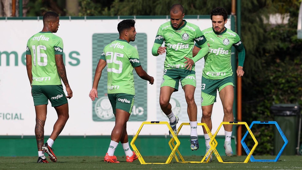 Palmeiras se reapresenta, e Mayke fala de período lesionado: "Fiquei um pouco rabugento" | palmeiras | ge