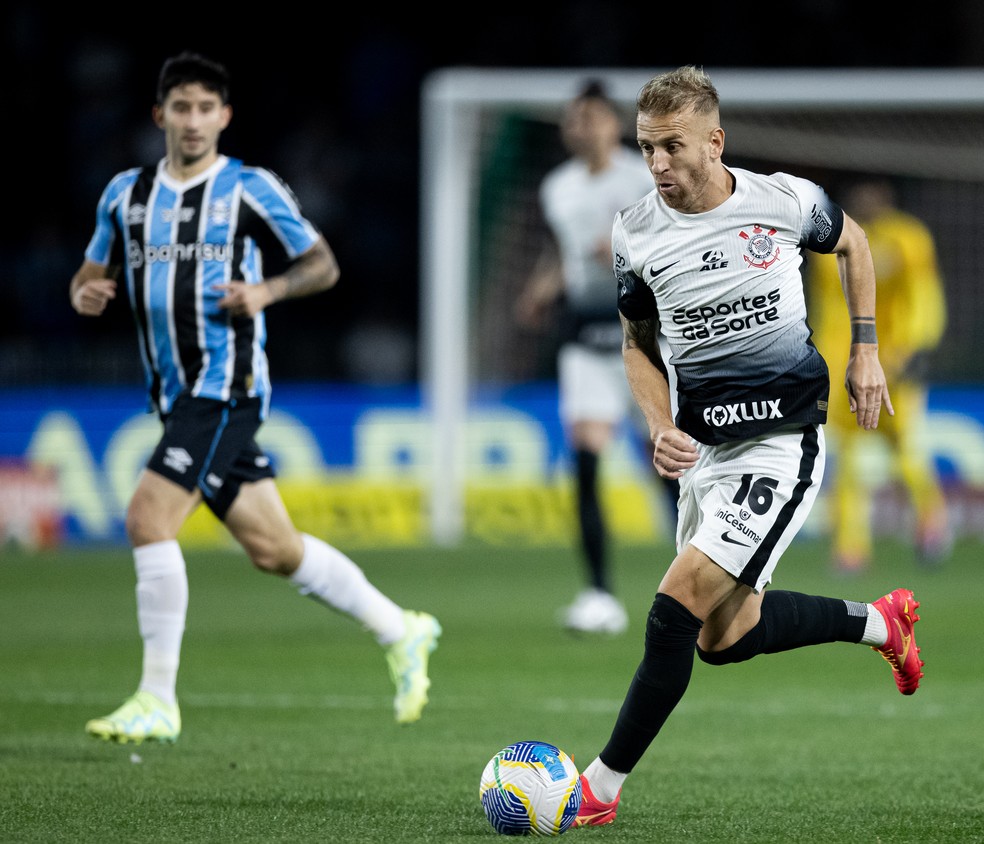 Pedro Henrique ganha espaço com Ramón Díaz e valoriza gestão de grupo no Corinthians | corinthians | ge