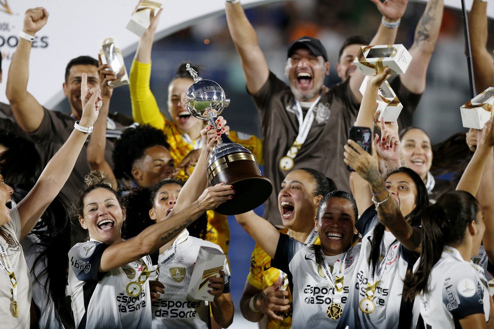 Corinthians feminino é eleito o quarto melhor time do ano | corinthians | ge