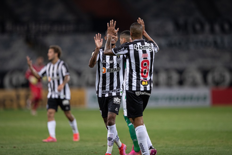 No Vasco, Tchê Tchê reencontra Jair, parceiro de cinco títulos no Atlético-MG; veja números da dupla | vasco | ge