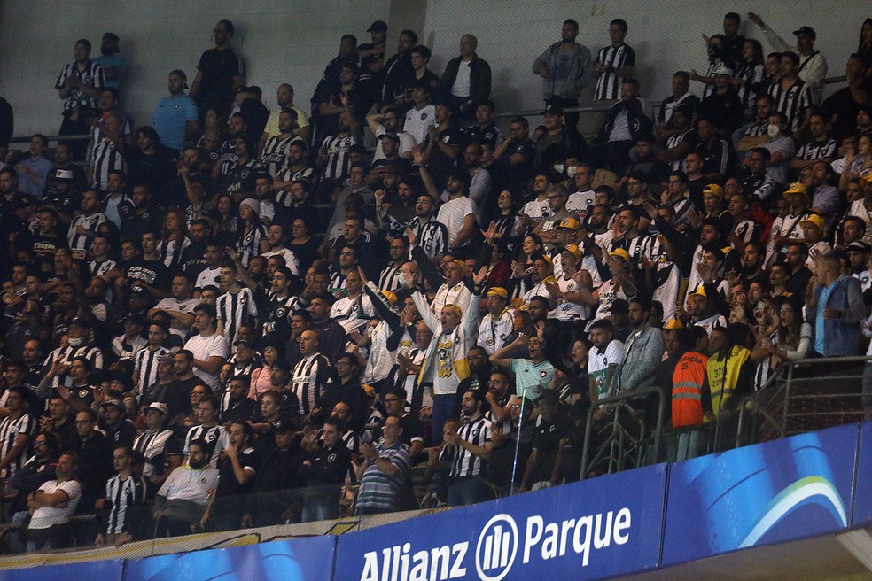 Botafogo adquire ingressos, e venda para jogo contra o Palmeiras será exclusiva para sócios | botafogo | ge