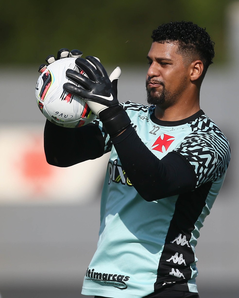 Goleiro Alexander retorna ao Vasco e é emprestado ao Bangu | vasco | ge