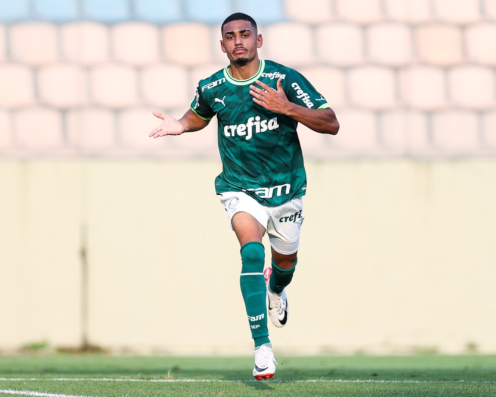 Palmeiras acerta renovação com Riquelme Fillipi após oferta da Inglaterra; veja valor da multa | palmeiras | ge