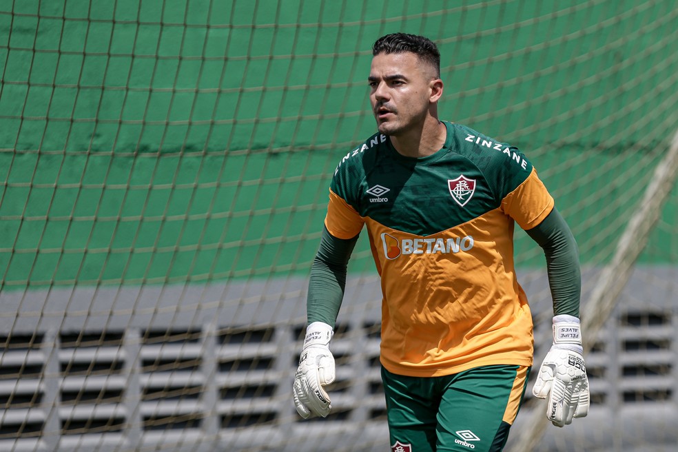 Sem espaço, Felipe Alves não deve seguir no Fluminense em 2025 e analisa propostas | fluminense | ge