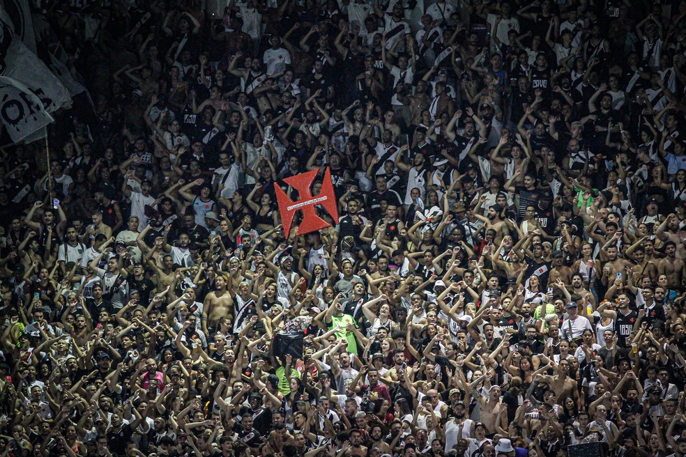 Torcida do Vasco esgota ingressos para jogo contra o Athletico-PR | vasco | ge