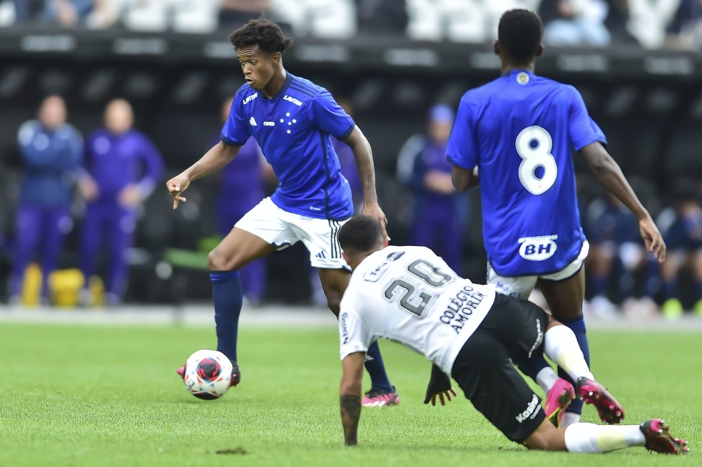 Ex-camisa 10 do sub-20 do Cruzeiro, Xavier rescinde e viaja para assinar com novo clube | cruzeiro | ge