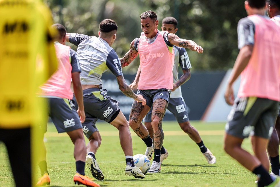 Atlético-MG x São Paulo: Vargas volta lesionado da seleção chilena e fica fora do confronto | atlético-mg | ge