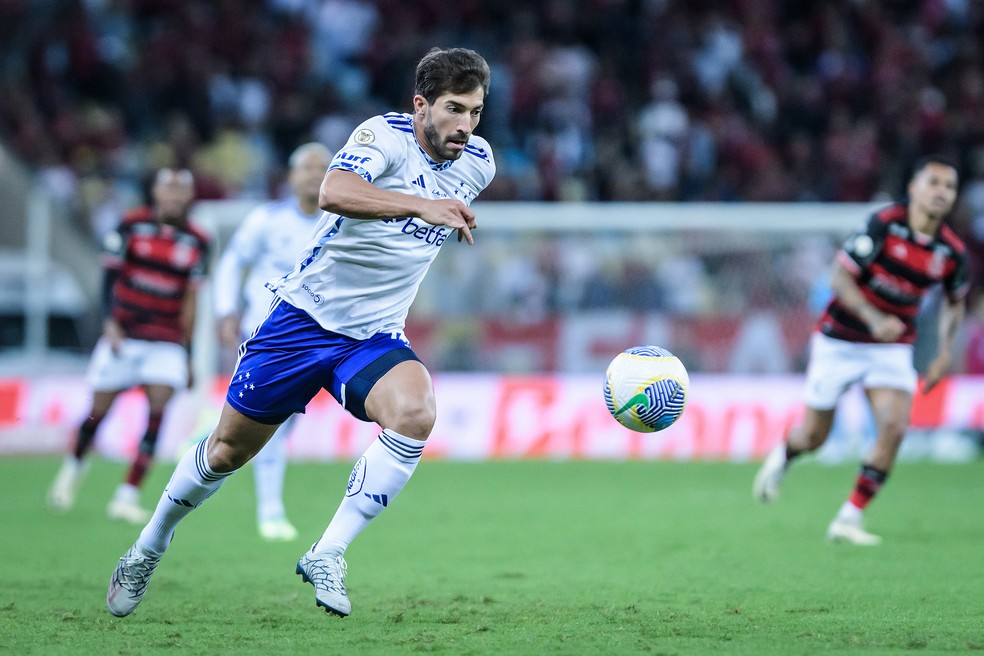 Em fim de contrato no Cruzeiro, Lucas Silva completa um mês sem jogar | cruzeiro | ge