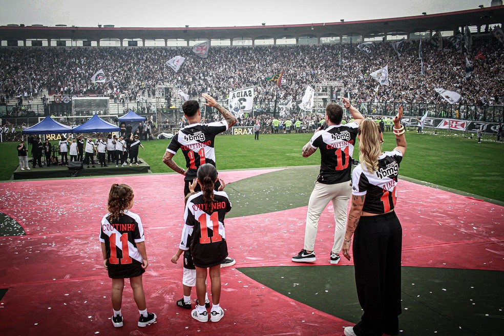 Vasco enxuga folha, repatria Coutinho, mas não resolve carência na zaga; veja balanço da janela | vasco | ge