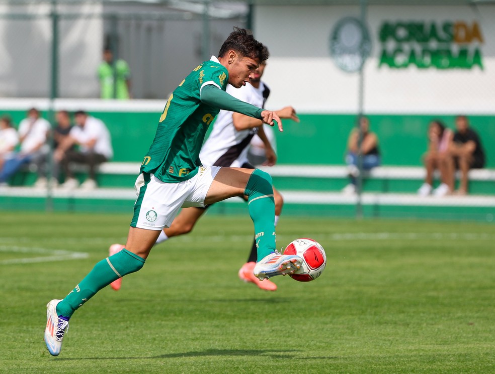 Nova joia a caminho: Erick Belé faz 100 jogos na base do Palmeiras e sonha com feito no profissional | palmeiras | ge