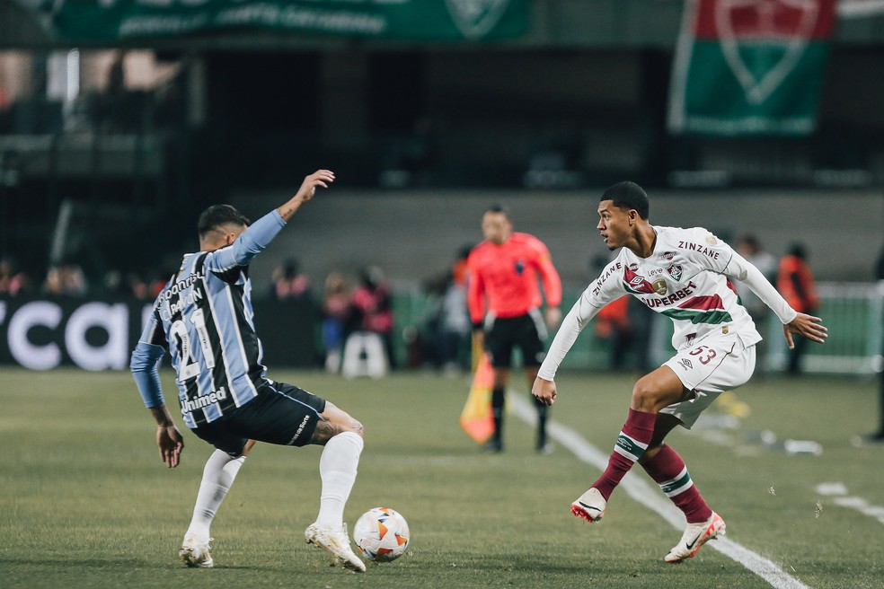 Atuações do Fluminense: Esquerdinha comete pênalti e marca derrota para o Grêmio; veja notas | fluminense | ge