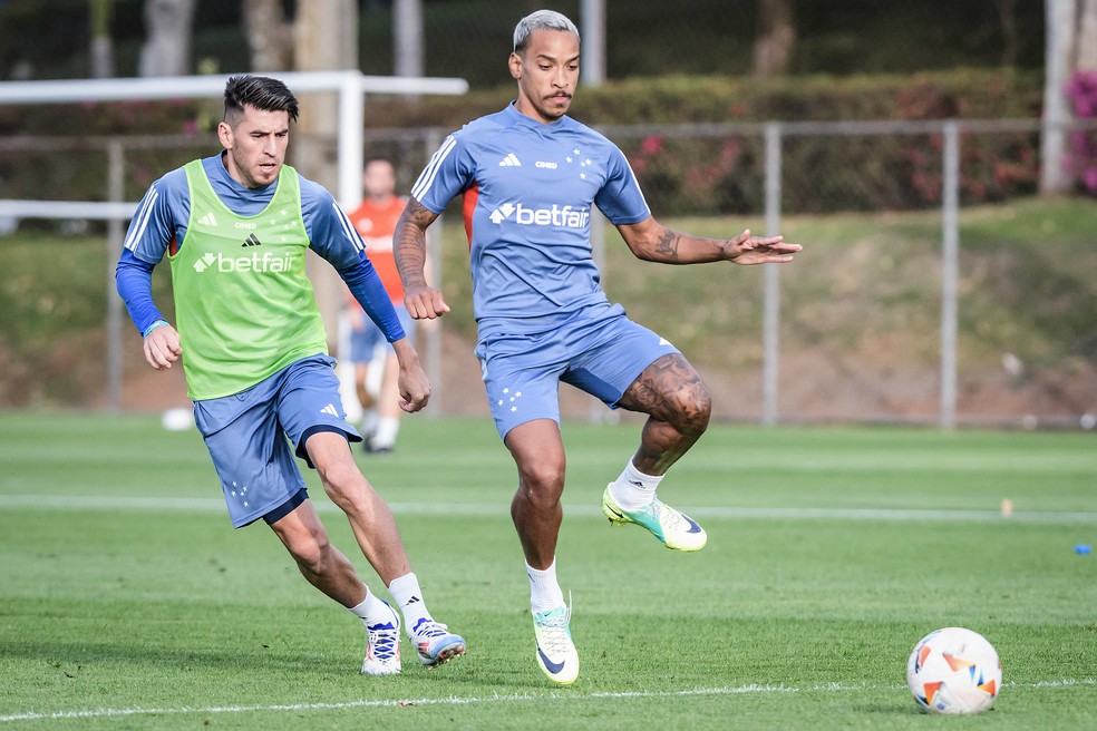 Escalação do Cruzeiro: Matheus Pereira não participa de treino completo e segue como dúvida | cruzeiro | ge