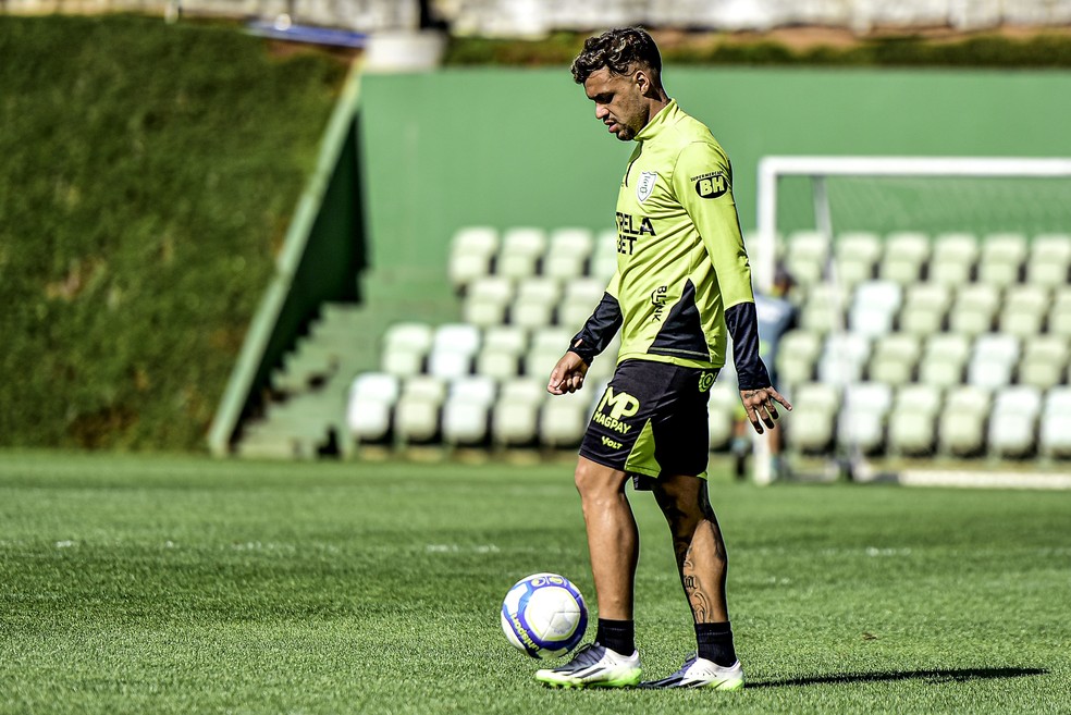 Daniel Jr. sofre lesão no América-MG e e vira desfalque após dois jogos disputados | américa-mg | ge