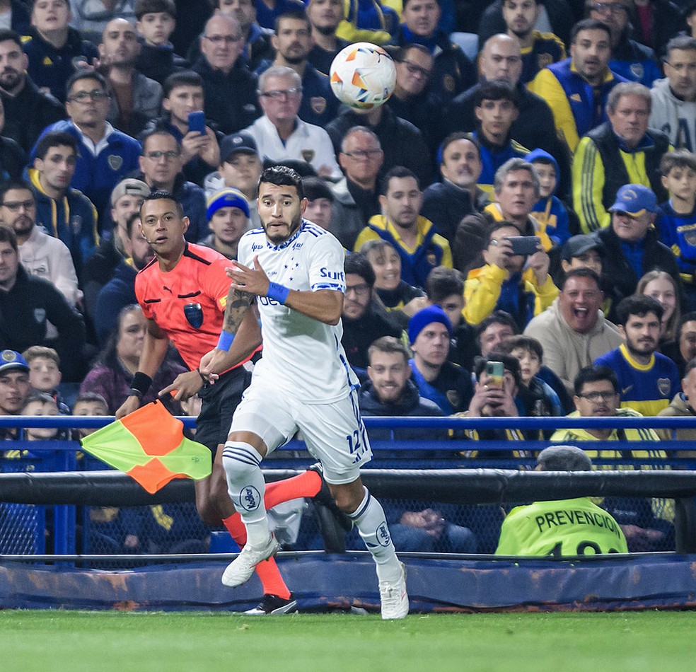 Cartões no primeiro tempo prejudicaram o Cruzeiro contra o Boca? William e auxiliar avaliam | cruzeiro | ge