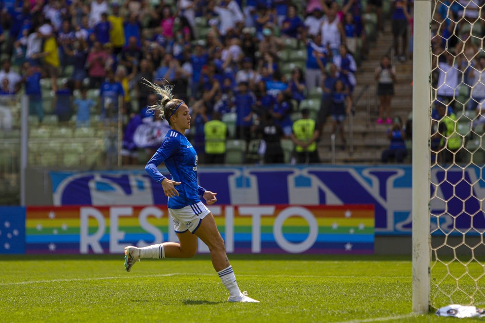 Zagueira do Cruzeiro supera caso de assédio no Atlético-MG e chega à seleção brasileira; conheça | cruzeiro | ge