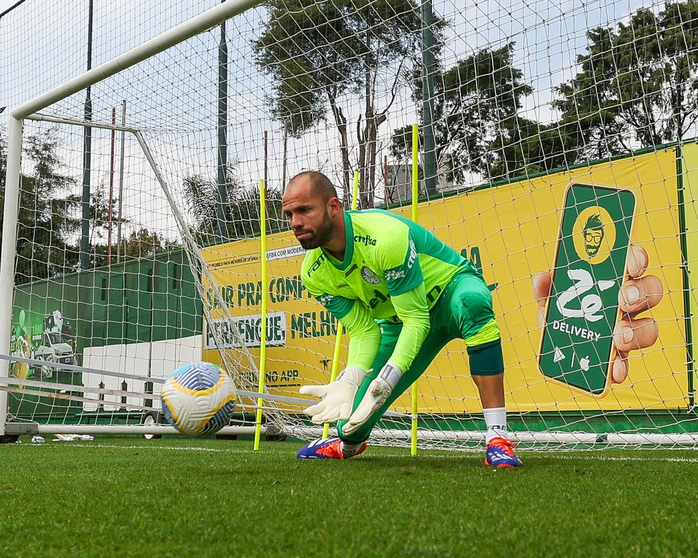 Palmeiras quer manter Lomba, Marcos Rocha e Lázaro e define prazo para negociar renovações | palmeiras | ge