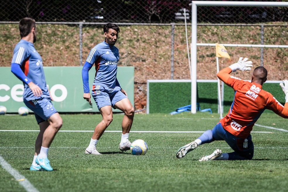 Escalação do Cruzeiro: Lautaro segue trabalho específico; Japa treina e fica próximo de retorno | cruzeiro | ge