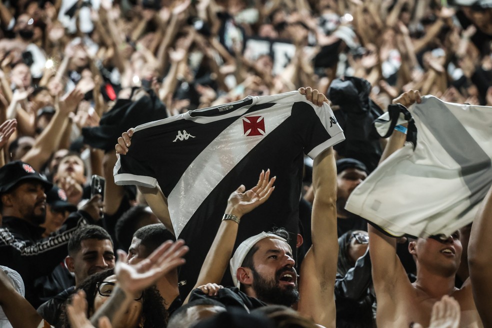 Entenda por que a capacidade de São Januário, estádio do Vasco, diminuiu em 2024 | vasco | ge