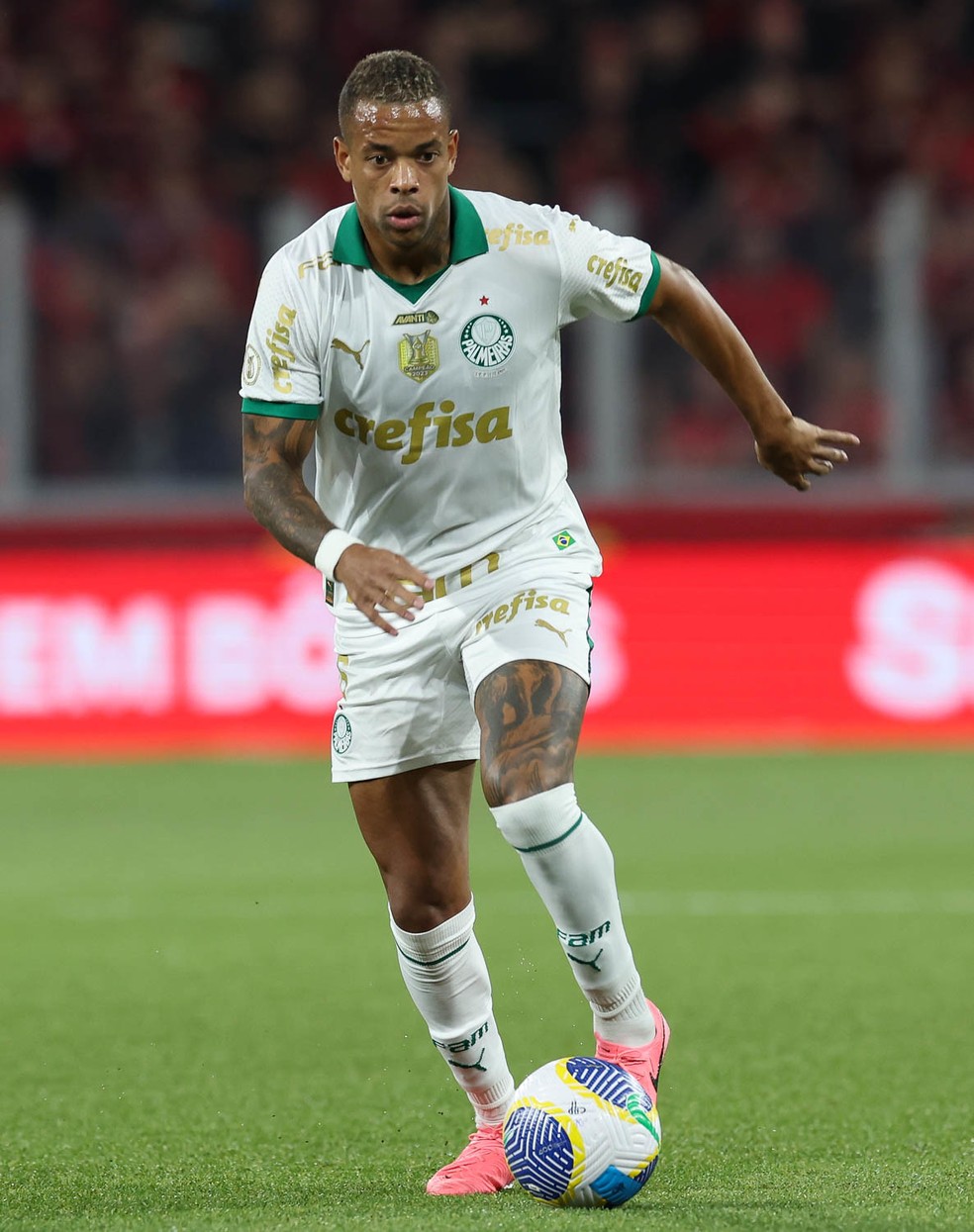 Palmeiras banca Caio Paulista após sondar Alex Sandro e vê lateral viver melhor fase | palmeiras | ge