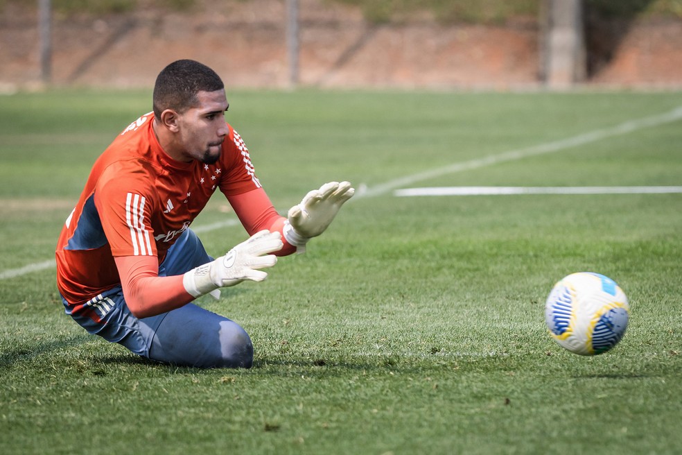 Cruzeiro renova com goleiro Léo Aragão | cruzeiro | ge