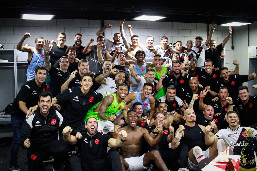 Bom momento, outro treinador... O que mudou no Vasco desde o 6 a 1 para o Flamengo | vasco | ge