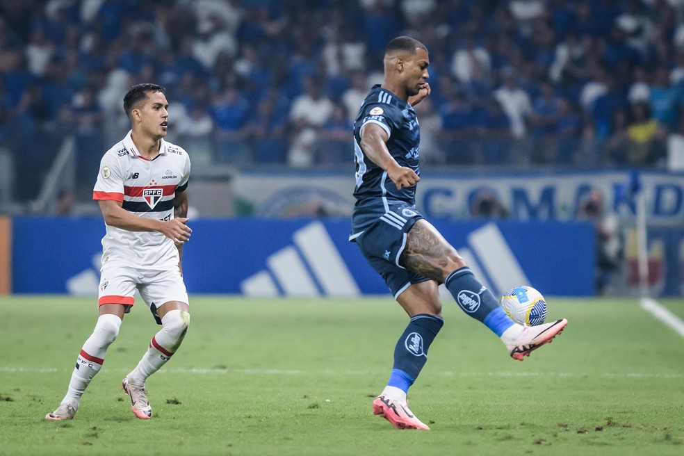 No Cruzeiro, Seabra sai em defesa de Walace e pede calma com adaptação "um pouco mais longa" | cruzeiro | ge