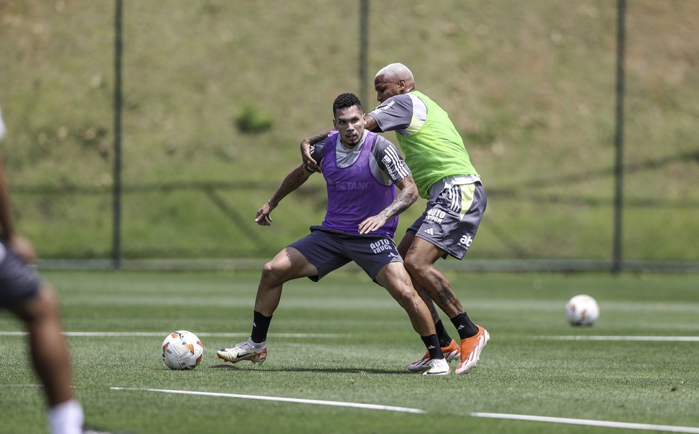 Escalação do Atlético-MG: Saravia faz fisioterapia, e poupados treinam em campo; veja time provável | atlético-mg | ge