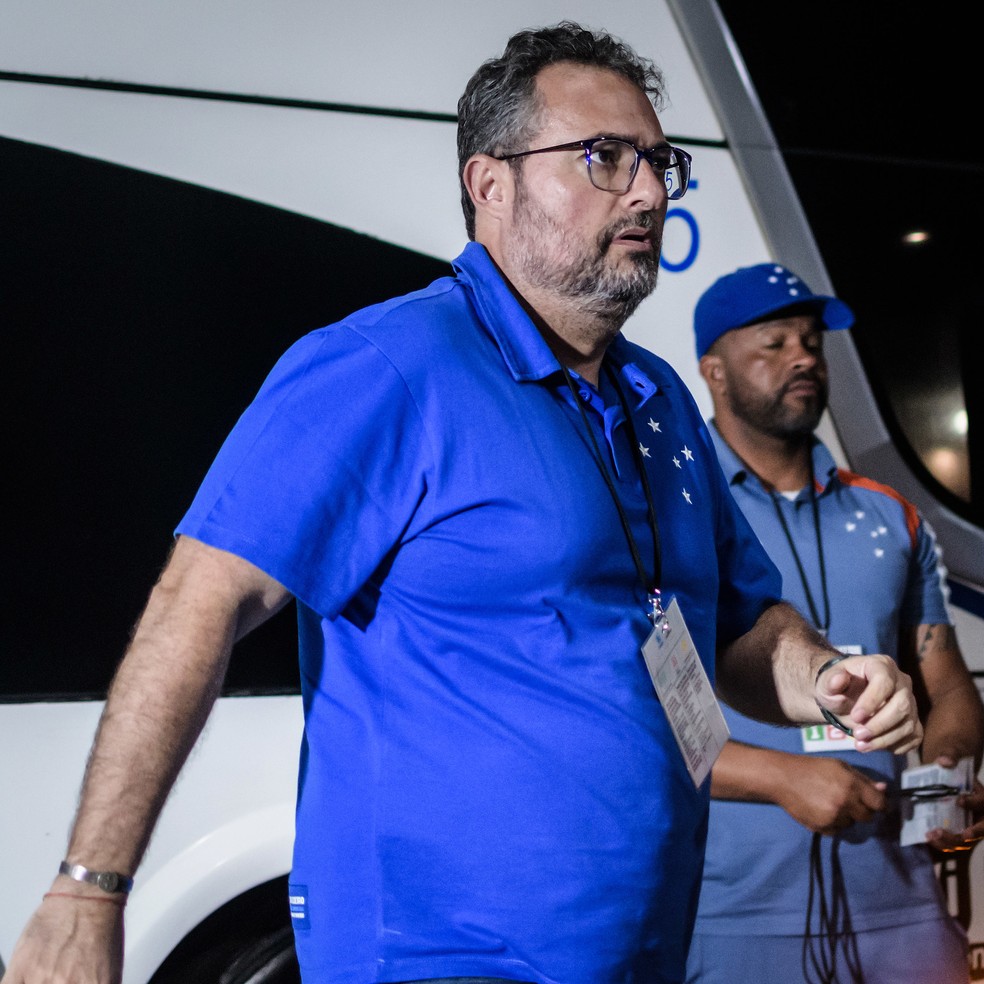 CEO do Cruzeiro anuncia "multa severa" a Rafa Silva e pede tempo: "Não vamos mudar em cinco meses" | cruzeiro | ge