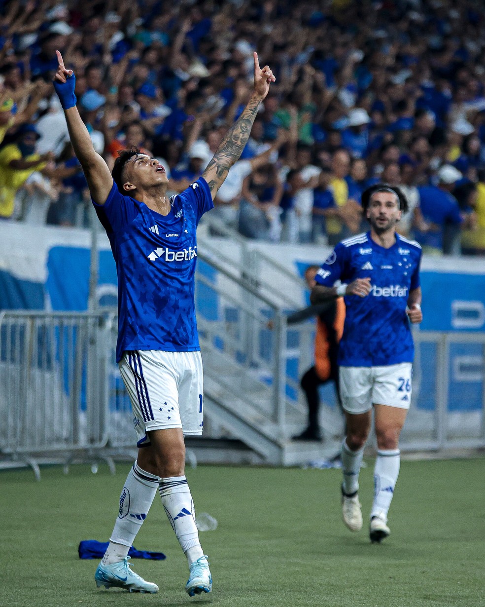 Cruzeiro volta à semifinal continental após 15 anos e vai enfrentar o Lanús; veja datas | cruzeiro | ge