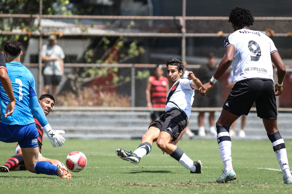 Com reforços do profissional, Vasco busca título sub-20 contra o Flamengo neste sábado | vasco | ge