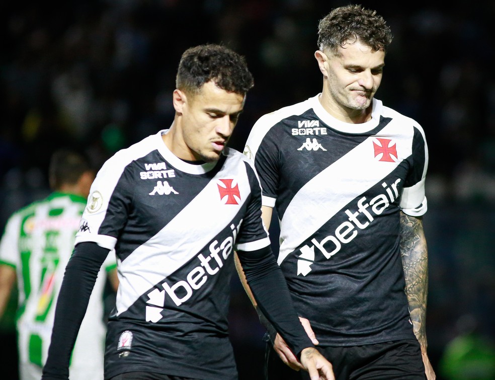 Vasco venceu apenas 15% dos jogos em que saiu perdendo na temporada | vasco | ge