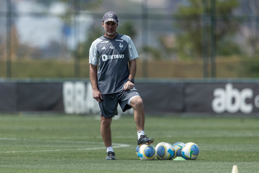 Escalação do Atlético-MG: com nove desfalques, Milito fecha preparação para enfrentar o Grêmio | atlético-mg | ge