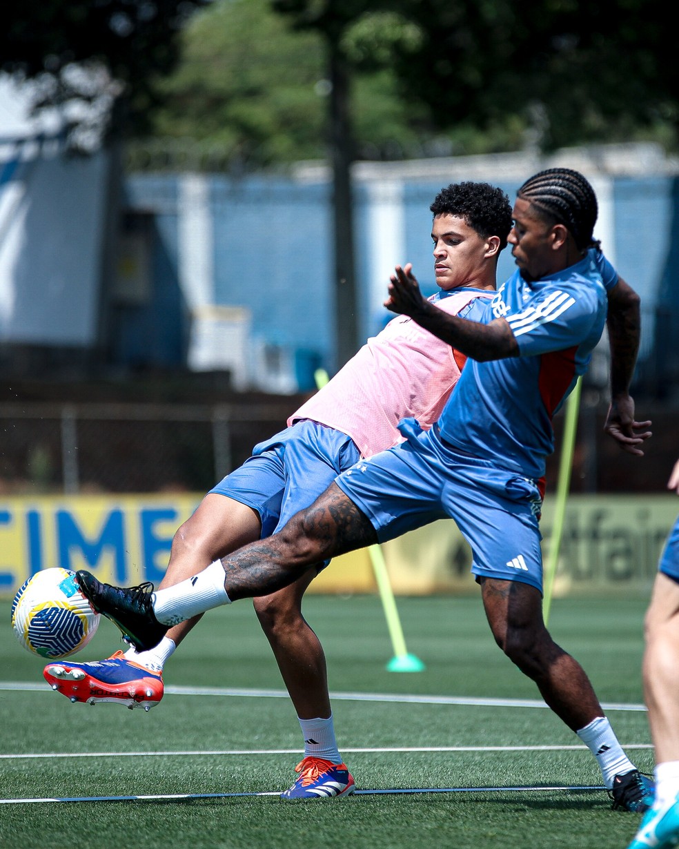 Conheça Kauã Prates, lateral de 16 anos do Cruzeiro observado por Fernando Diniz | cruzeiro | ge