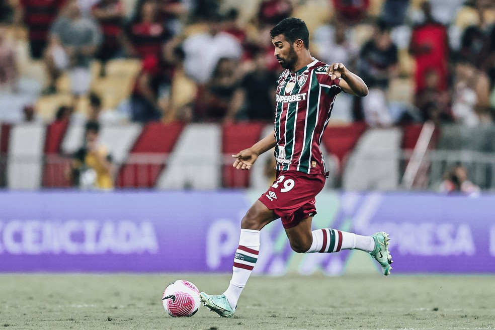 Das críticas à boa fase, Thiago Santos vira referência na defesa do Fluminense com Mano Menezes | fluminense | ge