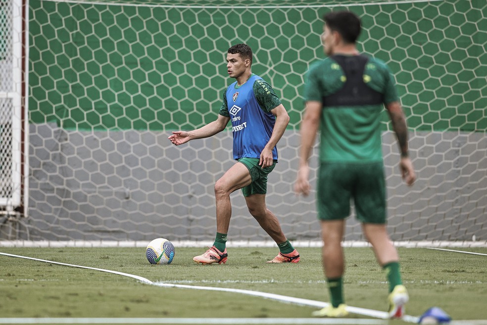 Thiago Silva participa de treino do Fluminense e aumenta chances de enfrentar o Grêmio | fluminense | ge