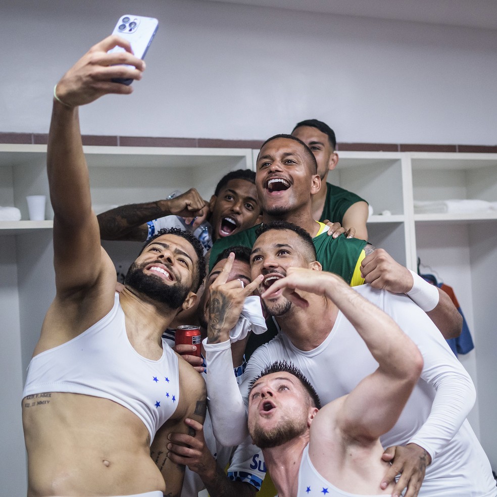 Jogadores do Cruzeiro respondem provocação de goleiro do Lanús: "Vai ver a gente pela televisão" | cruzeiro | ge