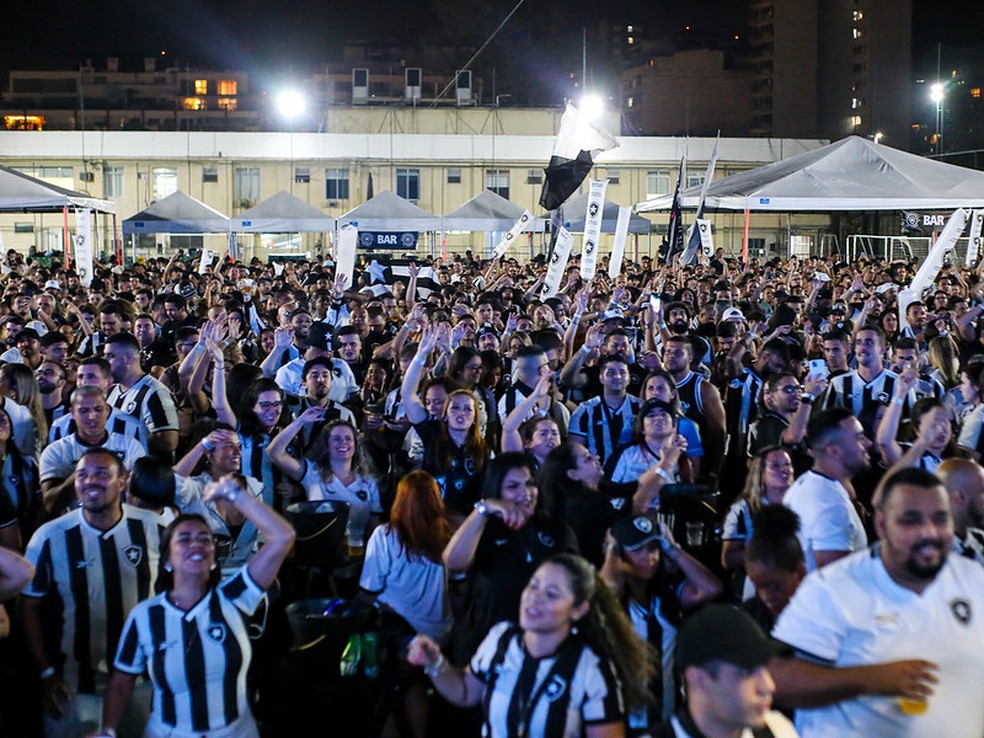 Botafogo anuncia telão em General Severiano para jogo contra o Pachuca | botafogo | ge