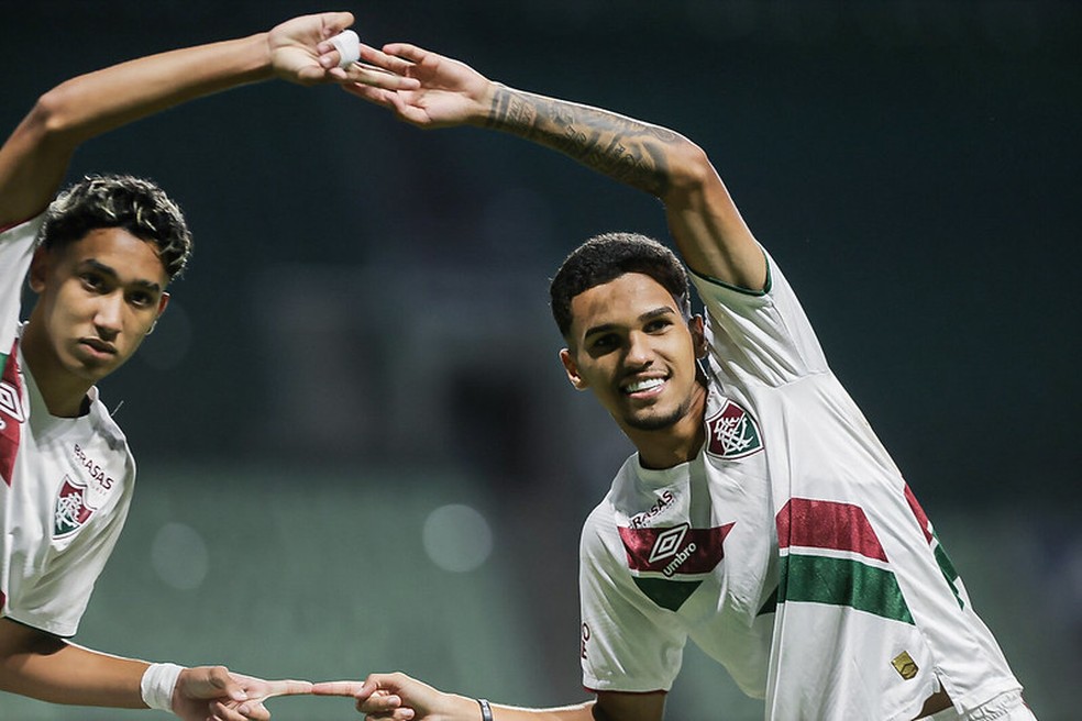 Campeões no sub-17, Riquelme Felipe e Isaque vão treinar com o elenco principal do Fluminense | fluminense | ge