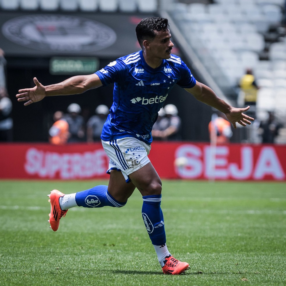 Cria do Cruzeiro e no clube há dez anos, Kaiki marca primeiro gol no profissional: "Sonho de criança" | cruzeiro | ge