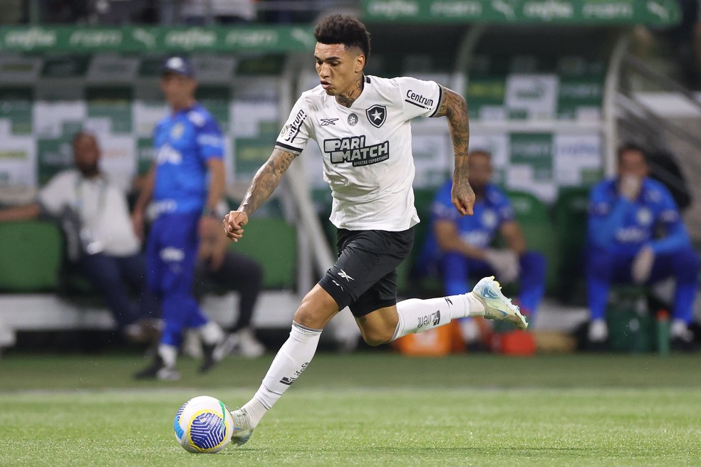 Igor Jesus destaca força mental do Botafogo após vitória: "Nenhum momento estávamos abalados" | botafogo | ge