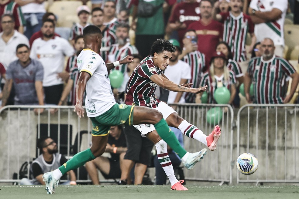 Fuentes passa em teste em jogo difícil e pode ganhar novas chances no Fluminense | fluminense | ge