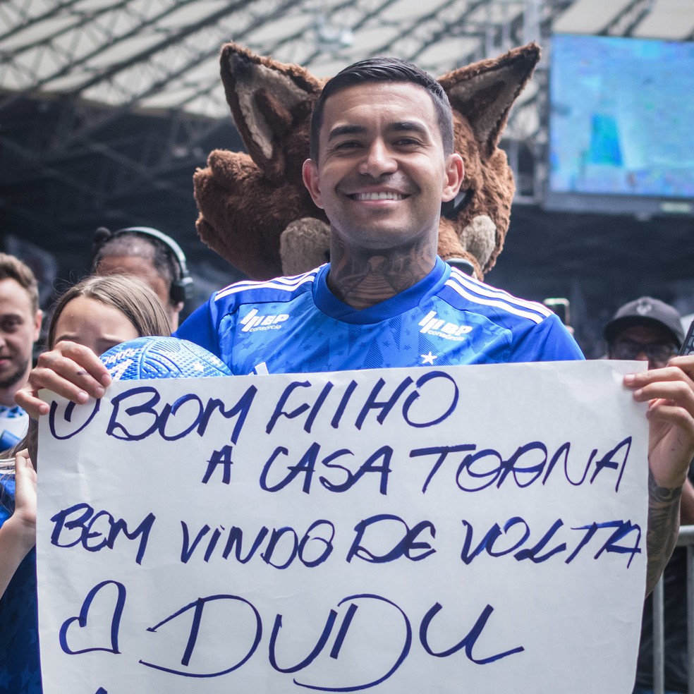 Além de Gabigol: evento do Cruzeiro tem "reconciliação" de Dudu, provocações ao rival e emoção | cruzeiro | ge