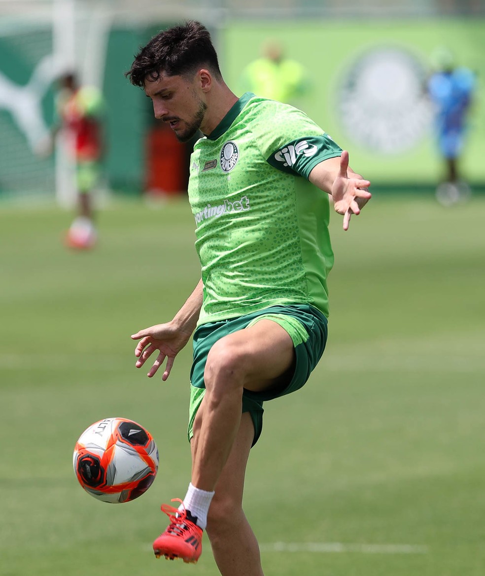 Escalação: Palmeiras finaliza preparação para encarar o Santos; Piquerez treina com bola | palmeiras | ge