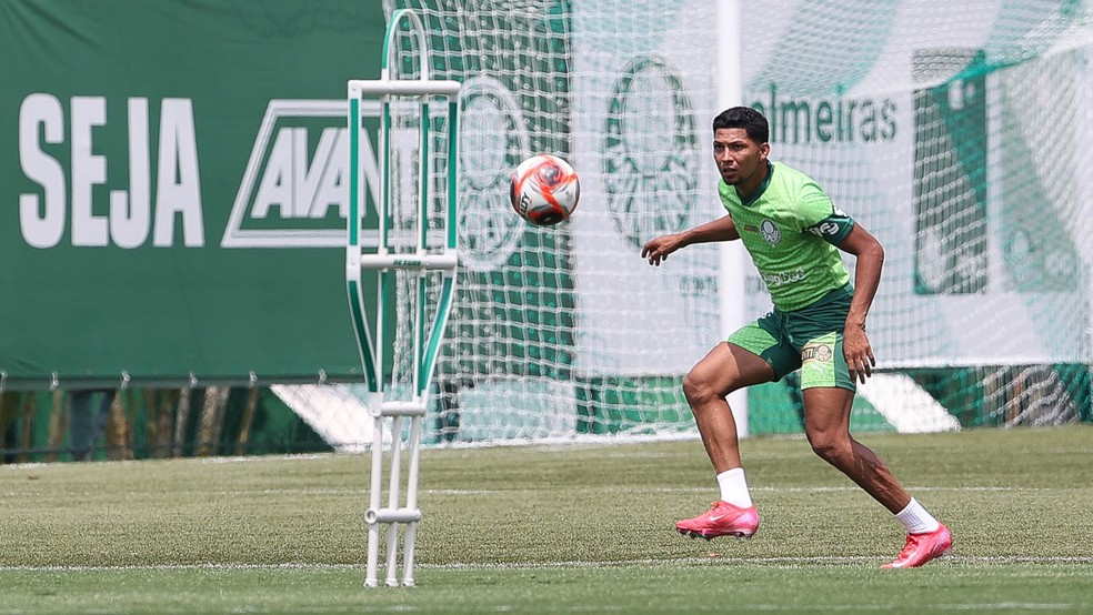 Rony permanece no Palmeiras após negociação com Al-Rayyan não ser finalizada a tempo | palmeiras | ge