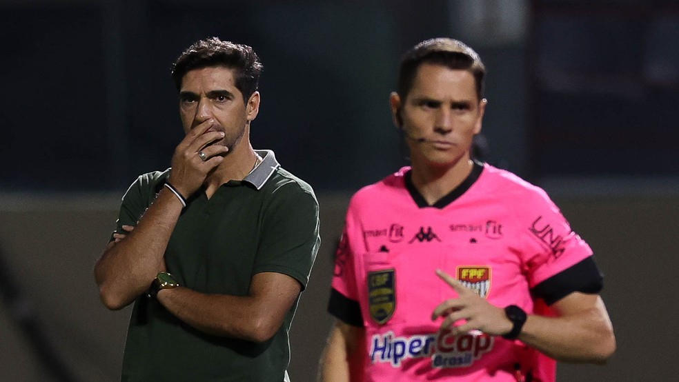 Abel Ferreira defende Barros e indica saída do Palmeiras ao fim do contrato: "Último ano no Brasil" | palmeiras | ge