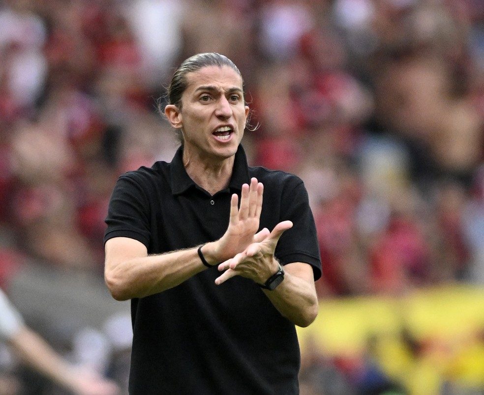 Filipe Luís pode se tornar técnico campeão com menos jogos pelo Flamengo no século | flamengo | ge