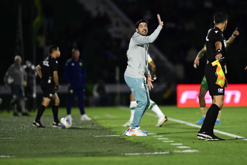 Abel Ferreira se pronuncia após resposta em entrevista do Palmeiras: "Fui infeliz" | palmeiras | ge