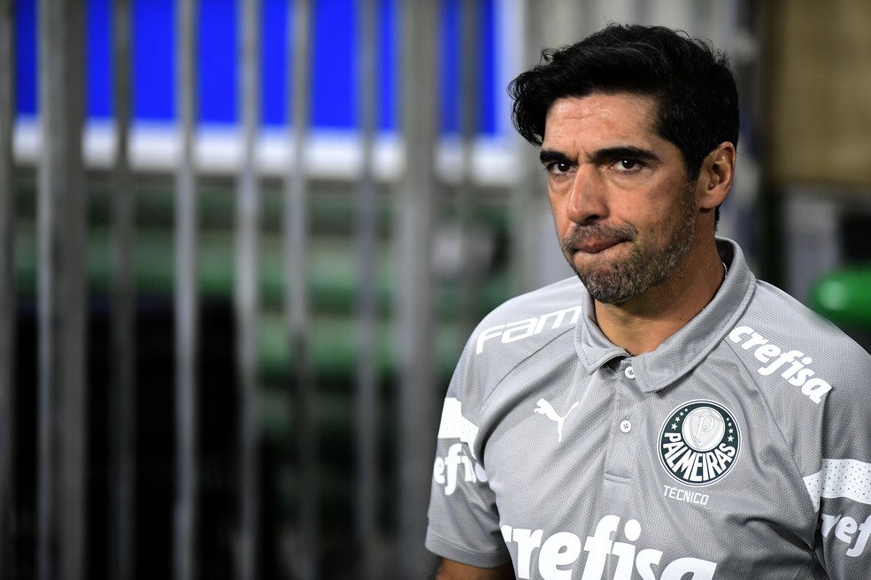 Abel Ferreira diz que Palmeiras cai na Libertadores de cabeça erguida: "Sentimento de orgulho" | palmeiras | ge