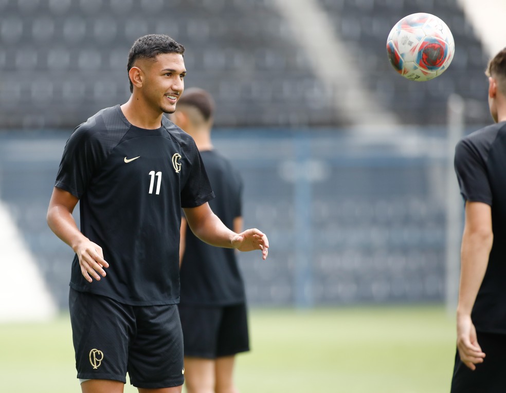 Saiba quem é o zagueiro da base que deve ganhar chance com Ramón no Corinthians | corinthians | ge