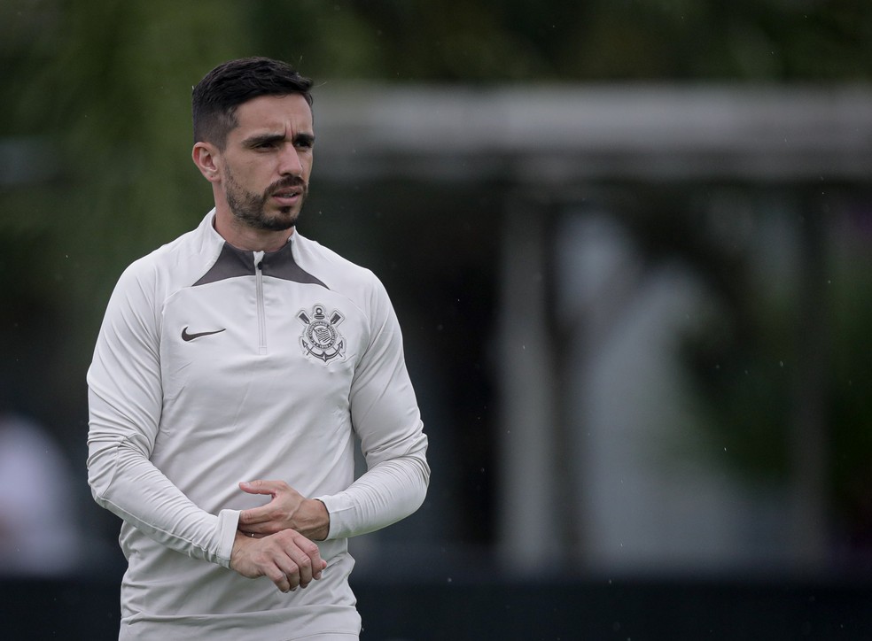 Coronado deixa problemas físicos para trás e quer provar a Ramón que pode ser titular do Corinthians | corinthians | ge